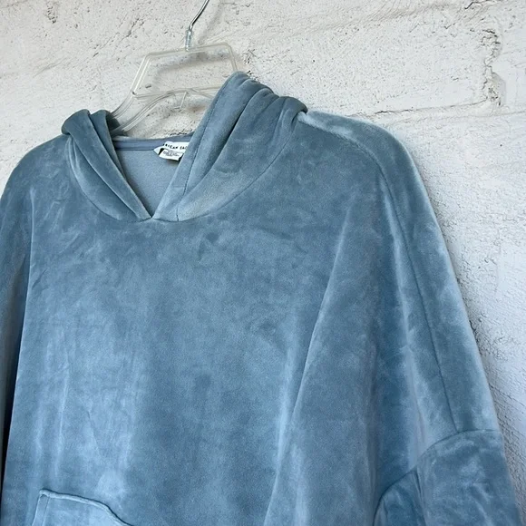 American Eagle Spa Blue Velour Cropped Pullover Hoodie Size Small - Picture 3 of 11